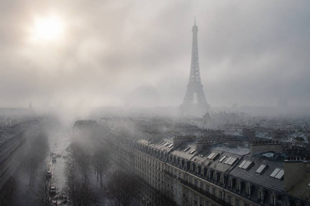 Brouillard à Paris : causes, prévisions et impacts sur la qualité de l’air